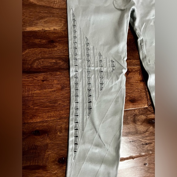 Savvi Mantra Legging 25" - Picture 5 of 6